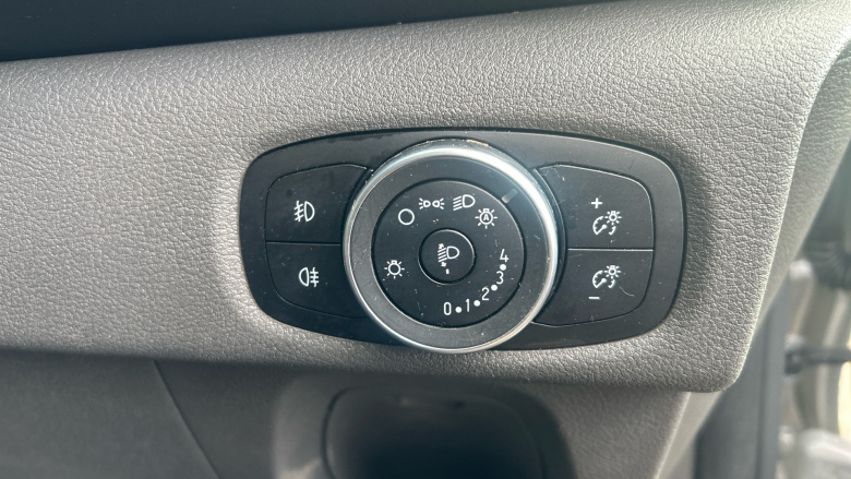 Ford Transit Custom 320 L1 Diesel Fwd 2.0 EcoBlue 170ps Low Roof D/Cab Limited Van Auto